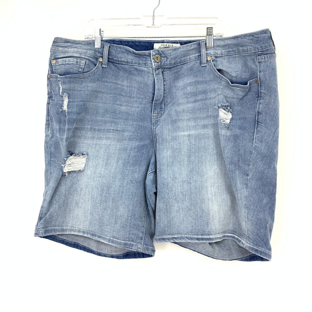 Torrid Bermuda Shorts Womens Plus Size 24 Light Wash Stretch Denim Distressed